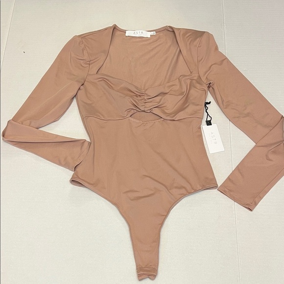 ASTR THE LABEL VENTURA BODYSUIT PINK NUDE SMALL NEW WITH TAGS - Picture 2 of 16